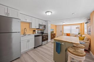 Cocoa Beach Hideaway 1BR Walk to the Sand - Cape Canaveral - 2