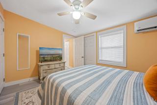 Group-Friendly Beach House Walk to Sand - 3