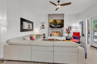 Modern, Upgraded, Resort-Style - 5