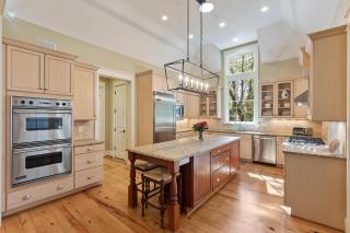 GD77: 77 Governor's Drive - 5