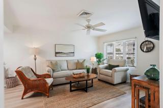 PC102A: 102A Port O'Call - 2