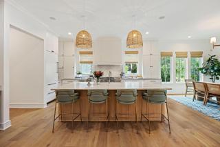 VB317: 317 Victory Bay - 1