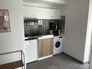 Studio with garden terrace and free parking - 1