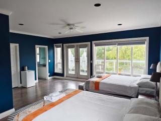 Vancouver Airport Blueberry Manor - 9