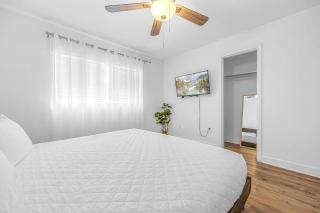 Waterfront Oasis Private Pier Walk to Beach - 1