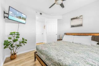 Waterfront Dream w Private Pier - Walk to Beach - 6