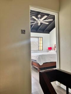 Cozy 2 Bedroom Townhome in the City Centre - 7