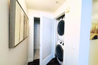 Super Quiet Apartment In Full Service Bldg near UCLA - 1