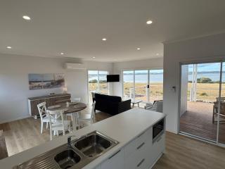 Pelican Lagoon Retreat - 5