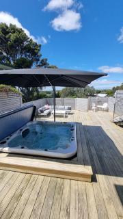 Paradise on the Shore Auckland with large Spa Pool - 9
