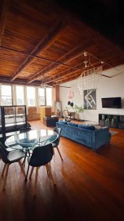 420 Friendly SKYLINE view Downtown Loft FREE Parking - 1