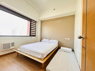 Ace Suites by the WaterSpa - Budget Family Room - 5