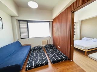 Ace Suites by the WaterSpa - Budget Family Room - 7