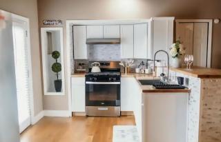 Couples Guesthouse, jacuzzi, sauna, pool - 3