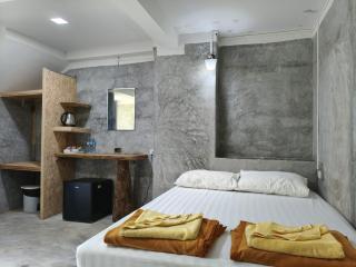 Koh Ngai Sea Open Resort - 8