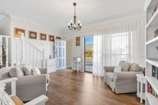 Mountain Views Milton - renovated home near village - 8