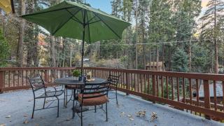 Minutes to Lake Arrowhead Village Cozy Secluded Cedar Cove by AvantStay - 8