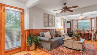 Minutes to Lake Arrowhead Village Cozy Secluded Cedar Cove by AvantStay - 5