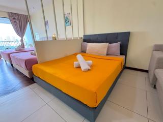 Landmark Seaview Cozy Family Suite with Balcony 6 Pax - 5