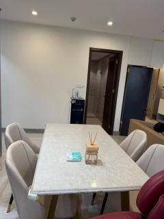 Penthouse S202 Homestay BBQ Vinhomes Grand Park - 5