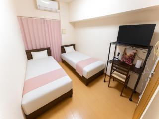 Shin-Okubo Sta・1 min walk/　Shinjuku sta 2min/　Switch - 7