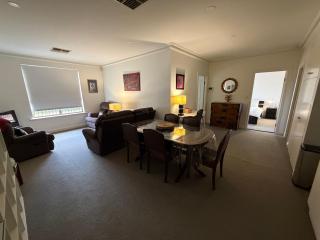 East End, 2 bedroom apartment, in ideal location - 9