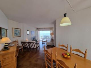 Apartamento cómodo con terraza a 200 m de la playa - HISP-236-176 - 2