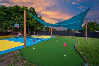 Your own 5BR Private Oasis! wPrivate PoolPickleball - 2