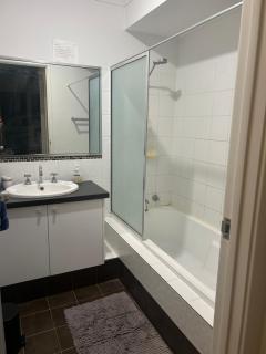 R and R Red Room - 8