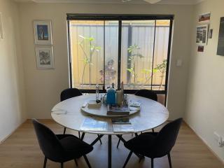 R and R Red Room - 6