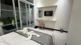 Villa Heart singakerta with a rice fields view - 6