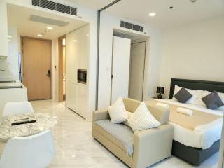 Prime 1BR in Sukhumvit 11 CentralStylishModern - 8