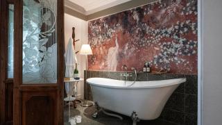 MiraNamin Nest LANTANA - Luxury Suite in Unique Historic Home with Garden Access, Indoor Plunge Pool, Self-Service Breakfast, Rooftop, Bathtub, Private Kitchen - 0