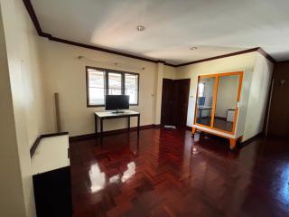 Wooden house & birdsong - 5