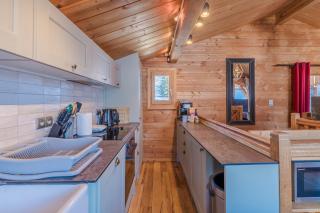 Cosy 4 bedroom chalet with hot tub (Chalet Velours) - 1