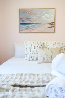 Warm 2BR Home Relaxing Stay Near St Marys Centre - 0