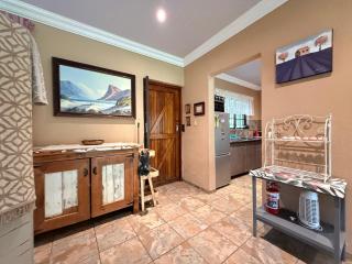 Honeypot Fly Fishing Eco Chalet - 2