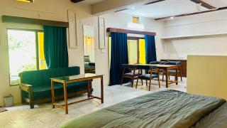 Black Pearl River Side Rooms - 8