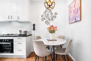 Serene 2-Bed Apartment in St Kilda - 9