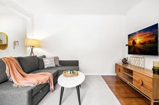 Serene 2-Bed Apartment in St Kilda - 7