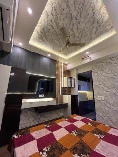 Casa Velour Stays - Greater Noida - 3