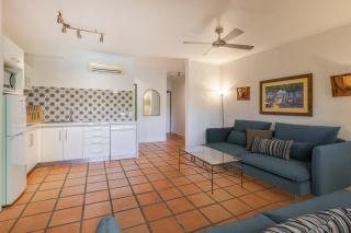 2BR Ground-Floor Gem, Walk to Everything, 2 Pools - 8