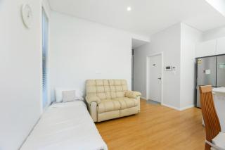 Modern Riverwood Home with Parking & Easy Access - 5