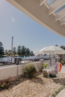 The Waterfront Apartment - 9