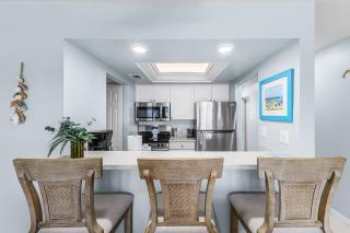 Estero Island Yacht & Racquet Club 224 condo - 4