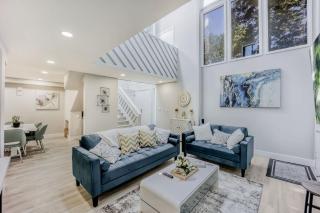 493- Grandeur Family Home AC & Patio near Meta & Stanford - 0