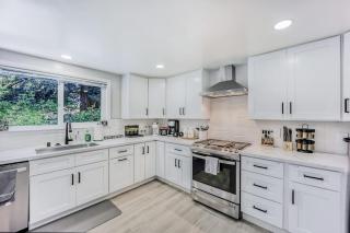 493- Grandeur Family Home AC & Patio near Meta & Stanford - 3