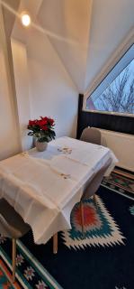 Romantic Attic Retreat - 2