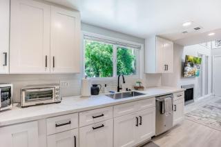 601-Lavish Family Home w AC & Patio near Meta & Stanford - 1