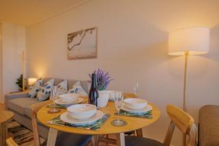 Spacious Apartment in Prime Southbank Location - 8